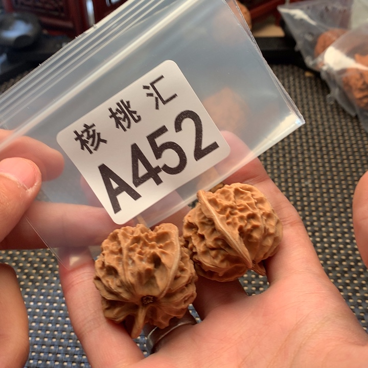 文玩核桃吊坠刀子