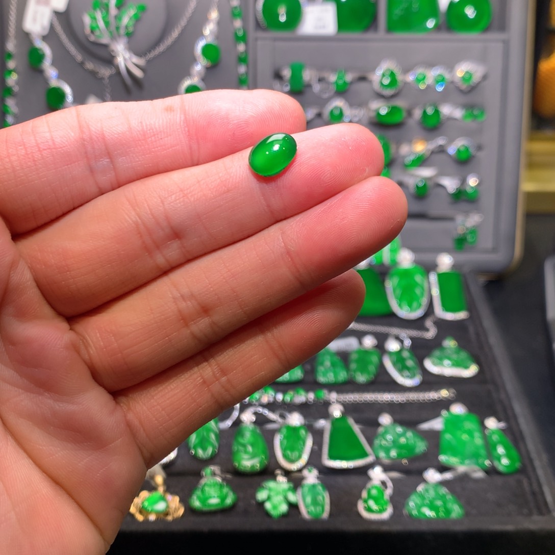 翡翠把件未镶嵌天然翡翠