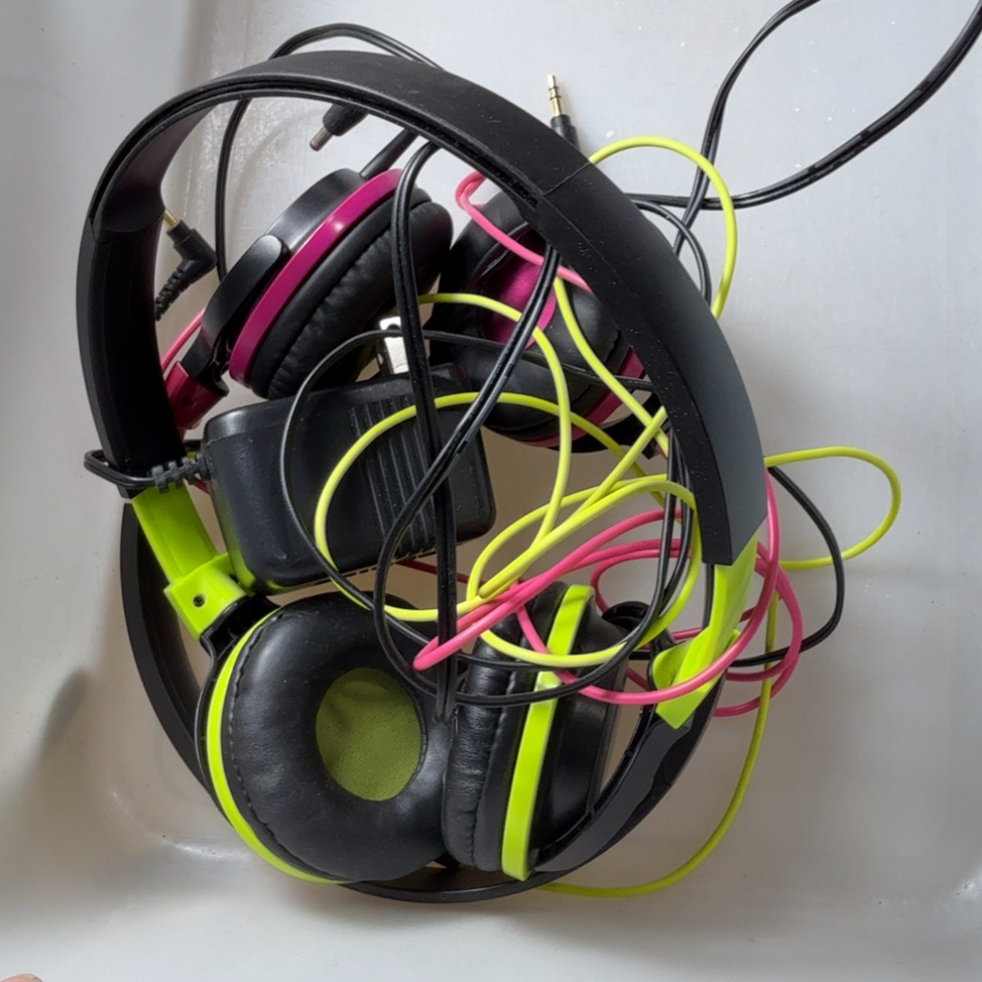 一****福中古商品，瑕疵品，不保好坏。523