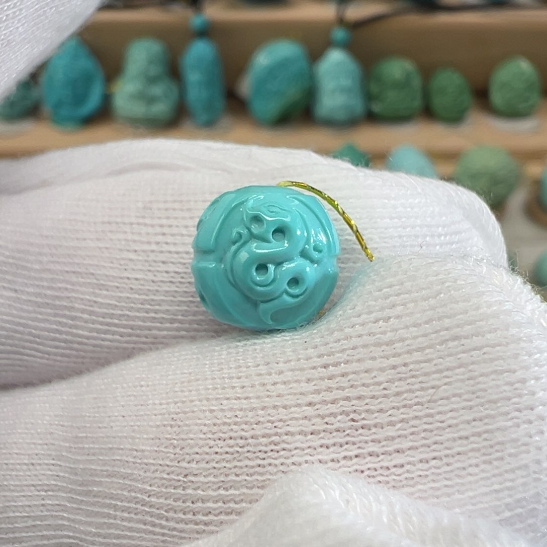 绿松石配饰未镶嵌