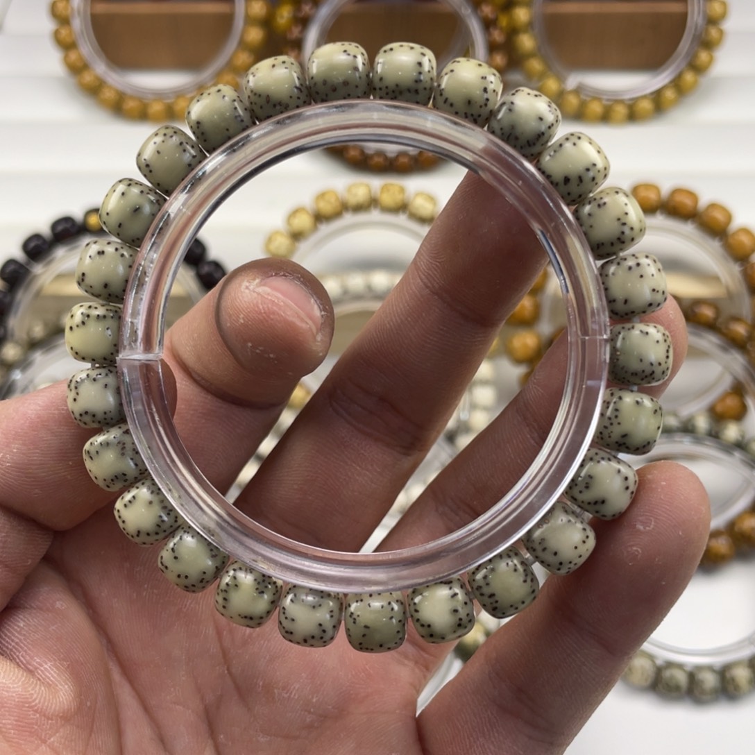 星月菩提吊坠侧留白半壁