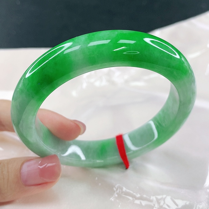 翡翠未镶嵌手镯圈56.5，02036