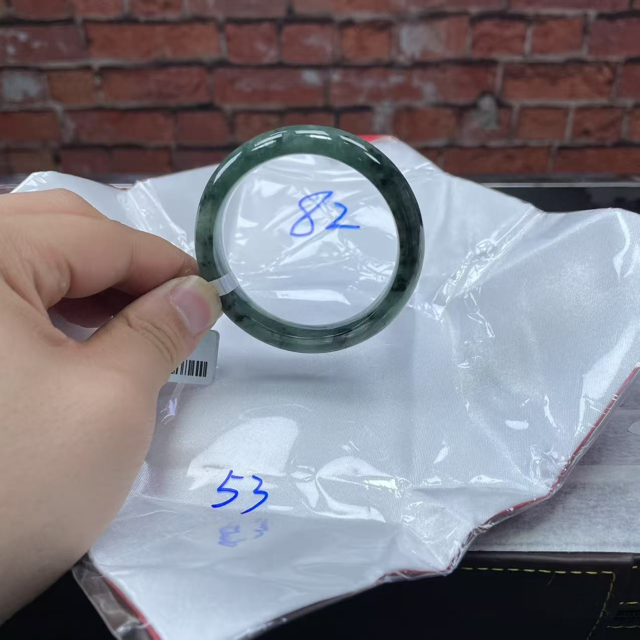 毛货手镯需精细抛光/82