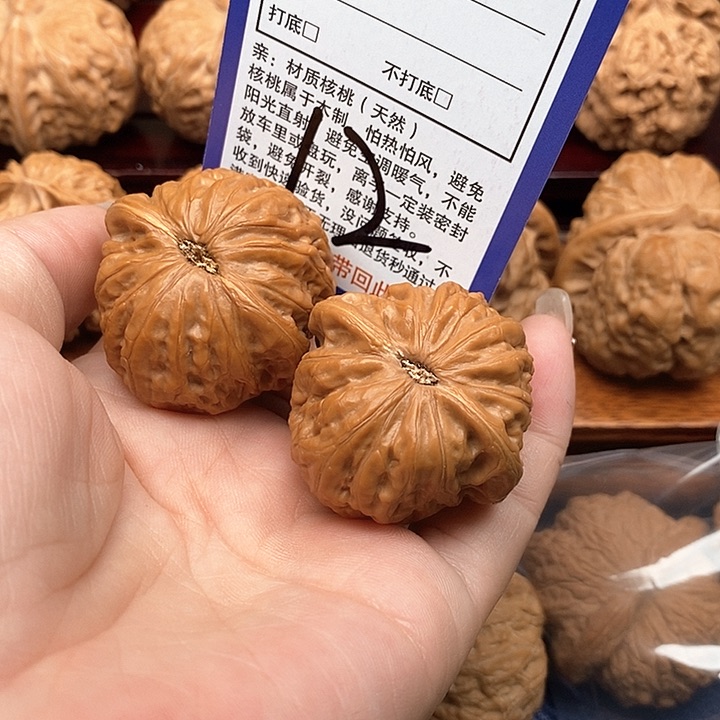 桃核吊坠铁锤狮子头39