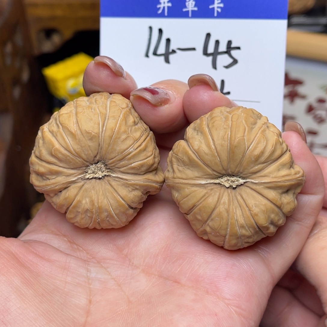 桃核把件南瓜40李。 