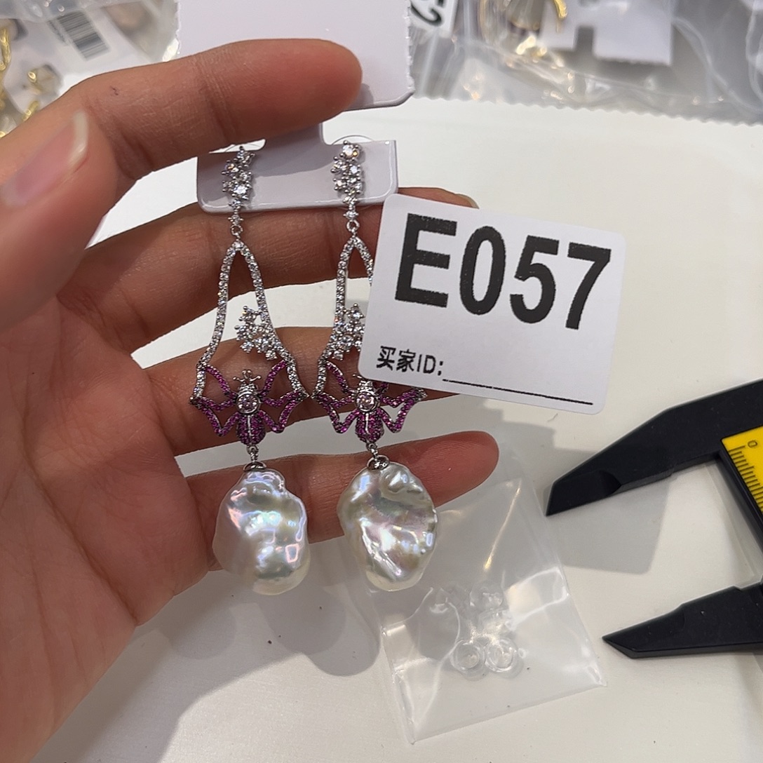 合金耳饰淡水珍珠