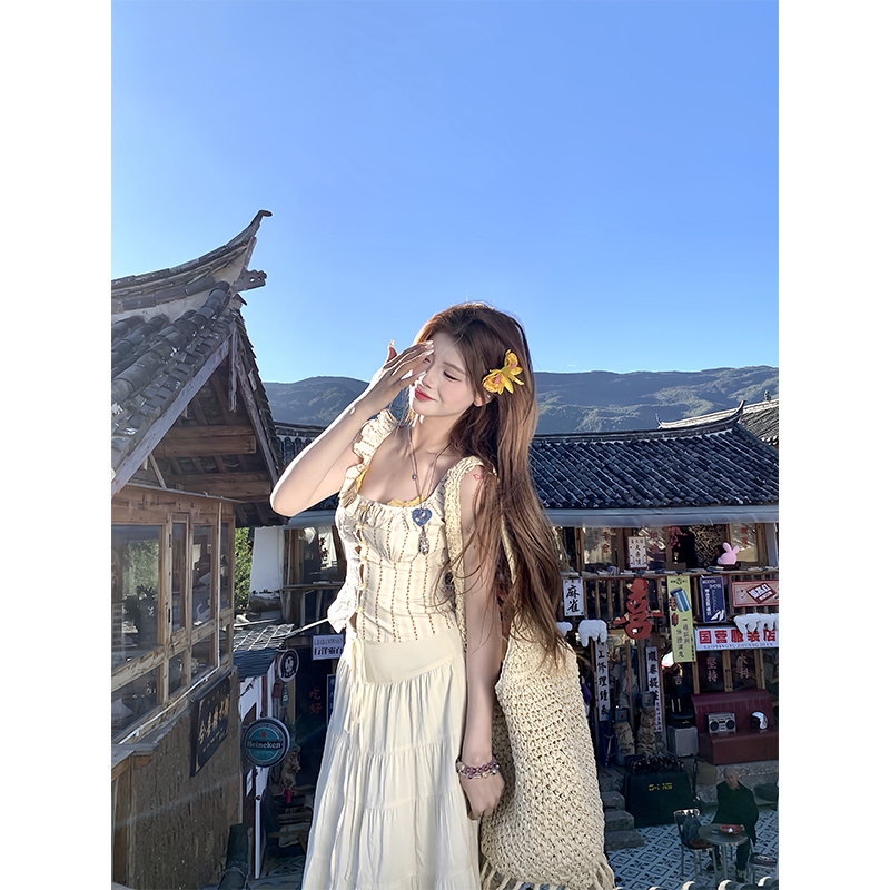 七七【日出有彩】早春新款度假风条纹背心251H0459+半身裙251H0478