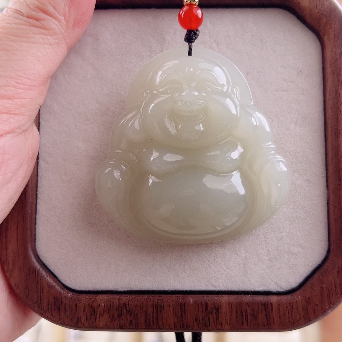和田玉吊坠(不含链)未镶嵌残****眼
