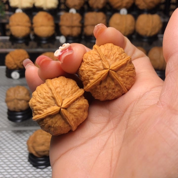 橄榄核把件3**?5小四喜四楞