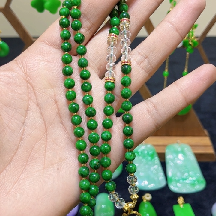 翡翠颈饰未镶嵌项链