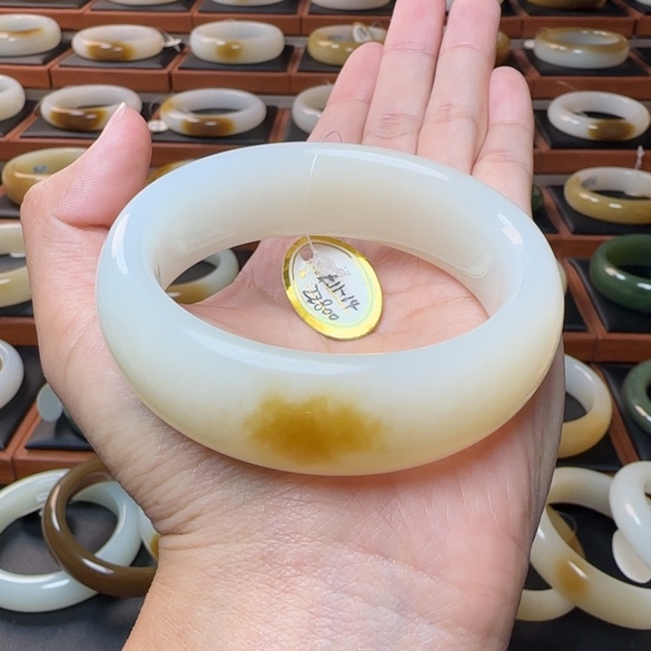 和田玉未镶嵌手镯金糖糖粉白55.8