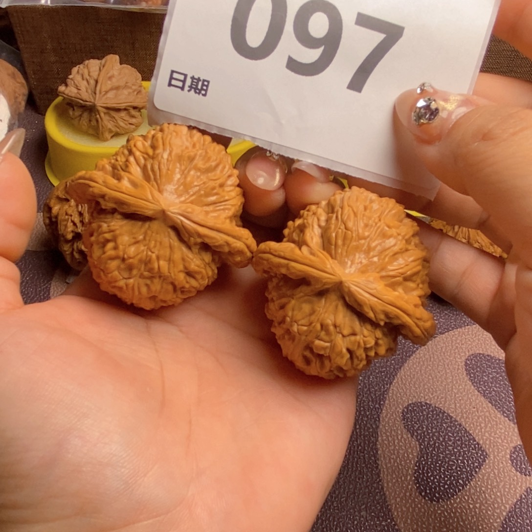 厚***玉文玩核桃把件097白狮子47