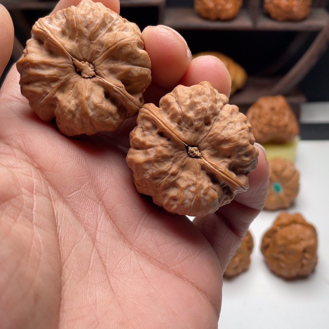 梦****文玩核桃吊坠蛤蟆头核桃 41