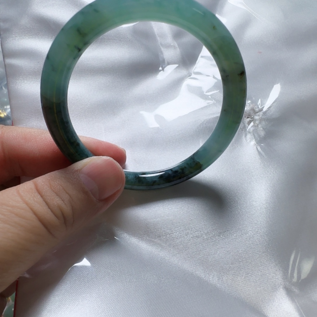 翡翠未镶嵌手镯翡翠