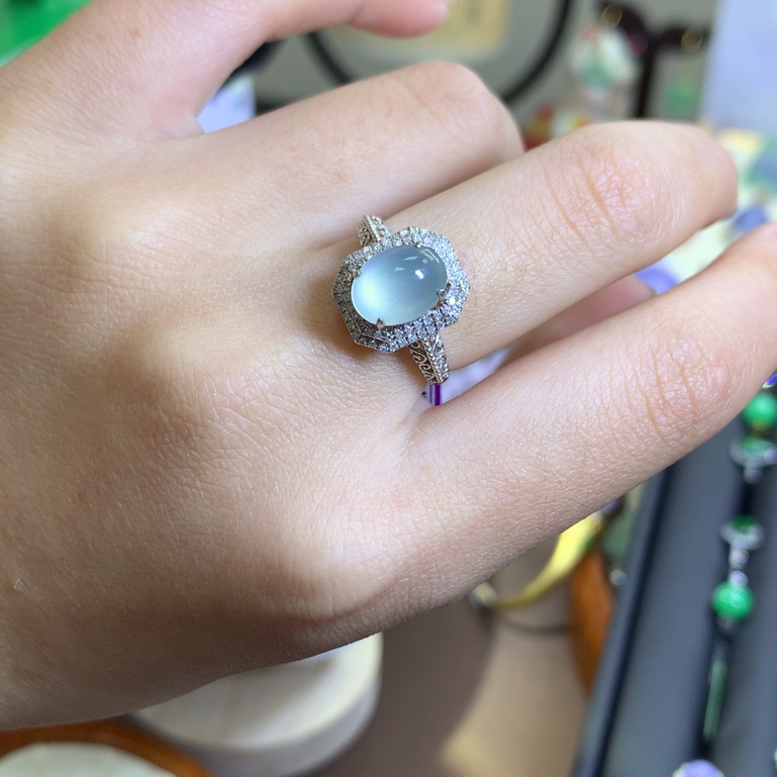 翡翠18K金镶嵌颈饰翡翠