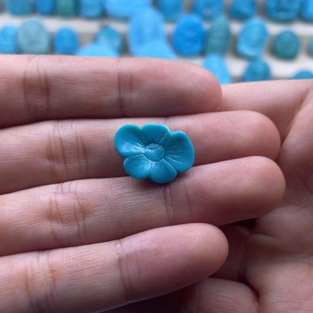 绿松石未镶嵌颈饰