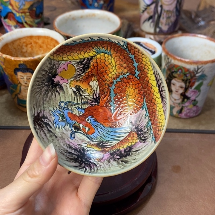 手工绘画粉彩龙普洱