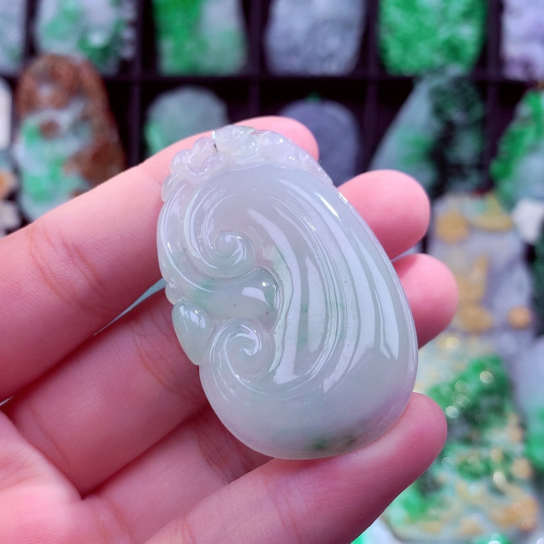 翡翠未镶嵌颈饰挂件