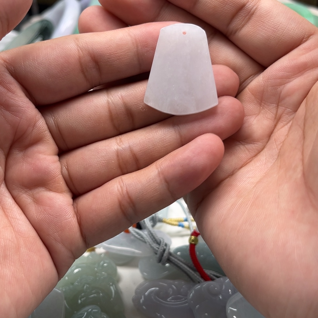 翡翠未镶嵌吊坠(不含链)天然翡翠A货