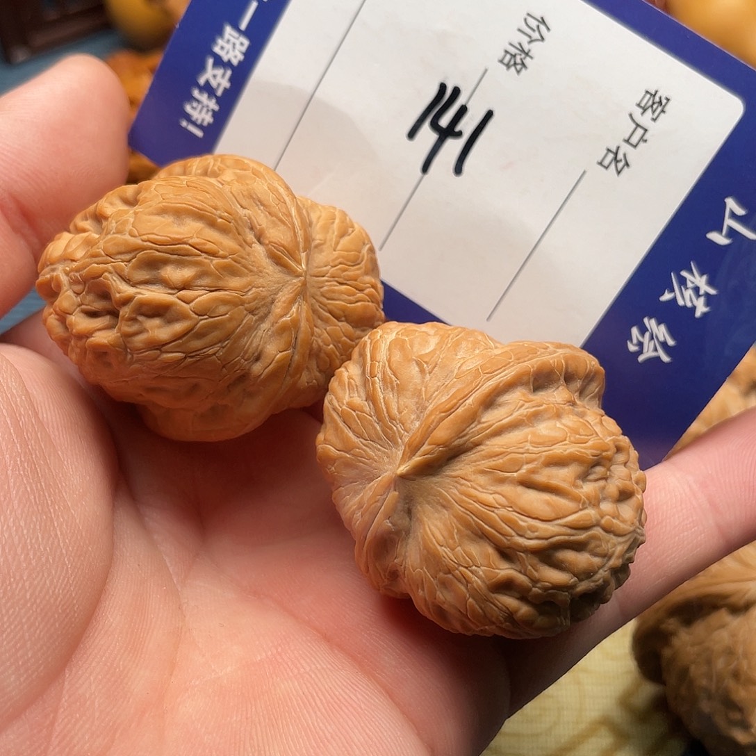 I***.文玩核桃闪电购141
