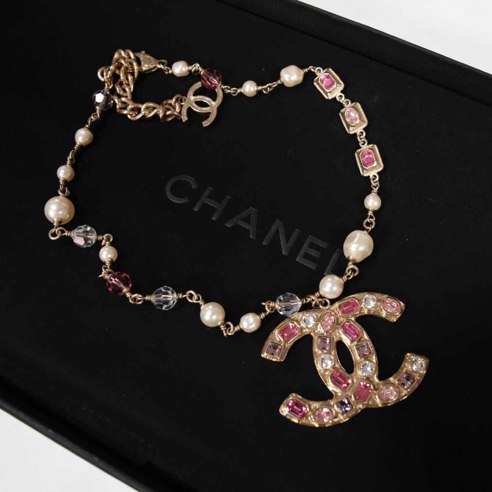 95新 Chanel/香奈儿 Chanel粉色logo吊坠项链