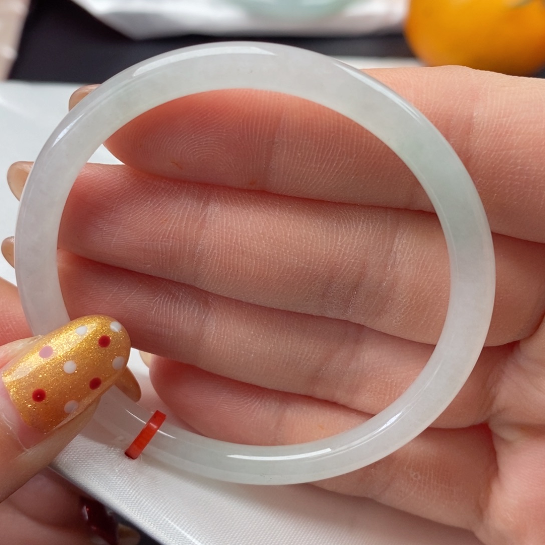 翡翠手镯未镶嵌53圆条