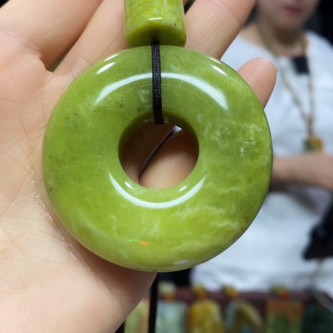 未镶嵌岫玉挂件吊坠