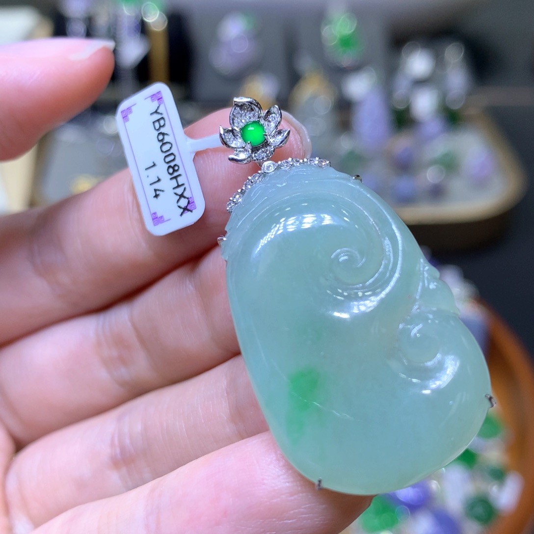 【闪购商品】翡翠颈饰18K金镶嵌翡翠吊坠项链