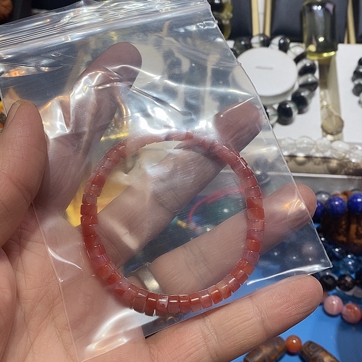 凡***士玛瑙/玉髓未镶嵌颈饰2800