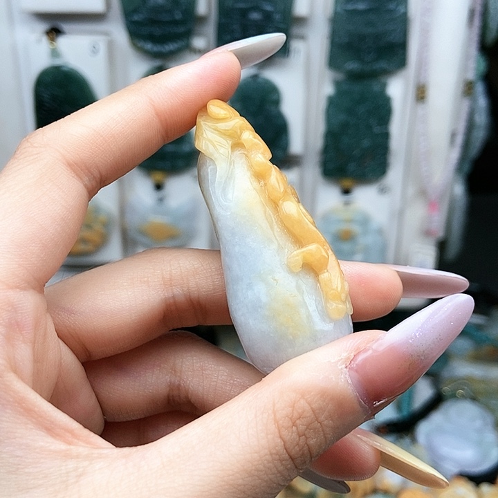 翡翠未镶嵌颈饰翡翠