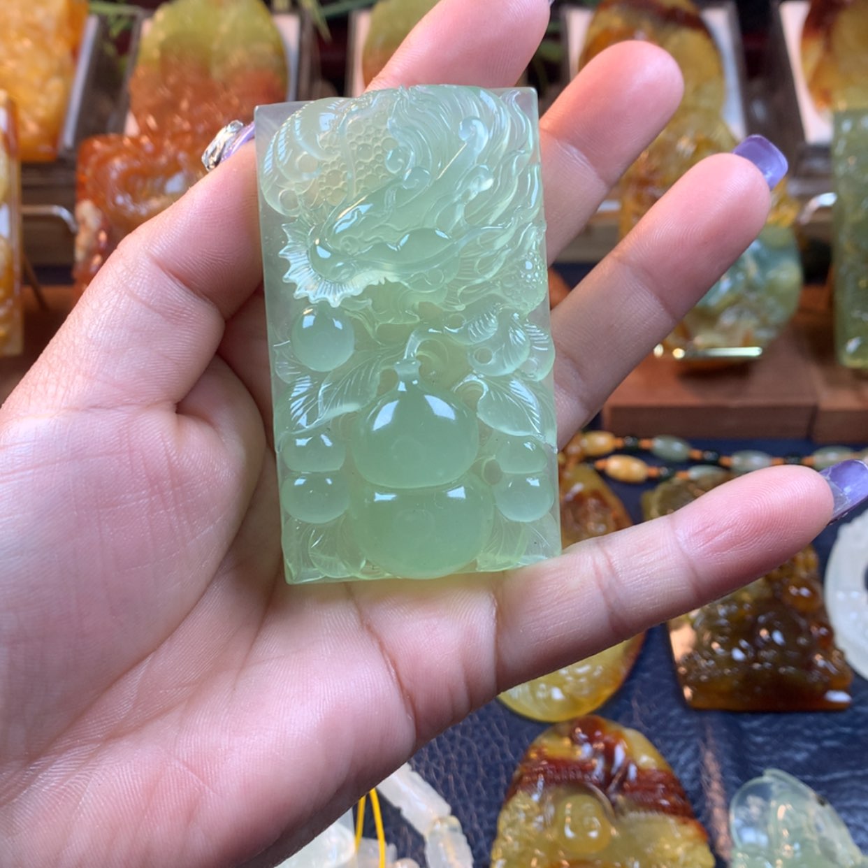 【闪购商品】蛇纹石玉颈饰未镶嵌
