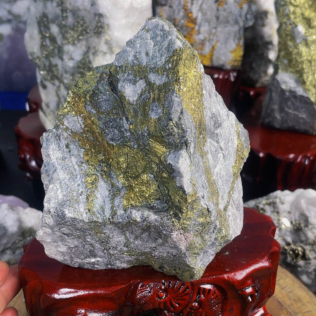 石材天然金矿石手把件