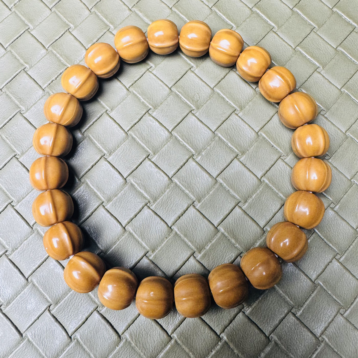 鲨鱼背猴头核桃雕刻原色单圈文玩手串