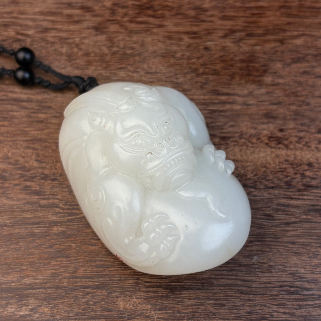 新疆和田白玉天禄手把件，一级白苏工，尺寸62mm*41mm