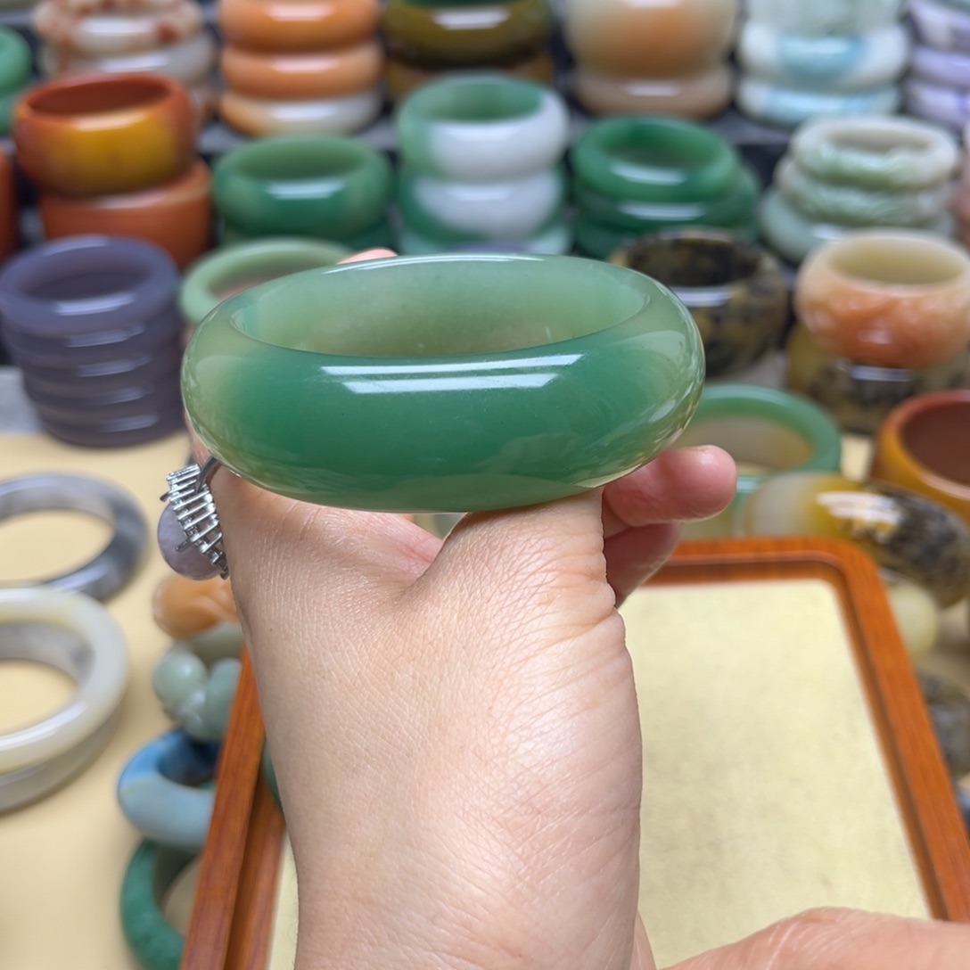 石英质玉手镯未镶嵌?****?