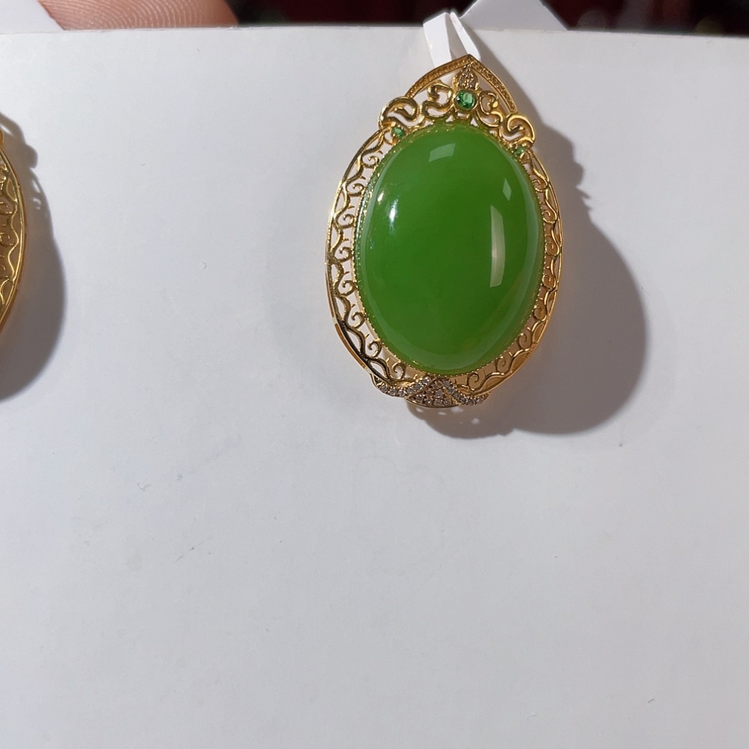 和田玉（碧玉）吊坠18K金镶嵌