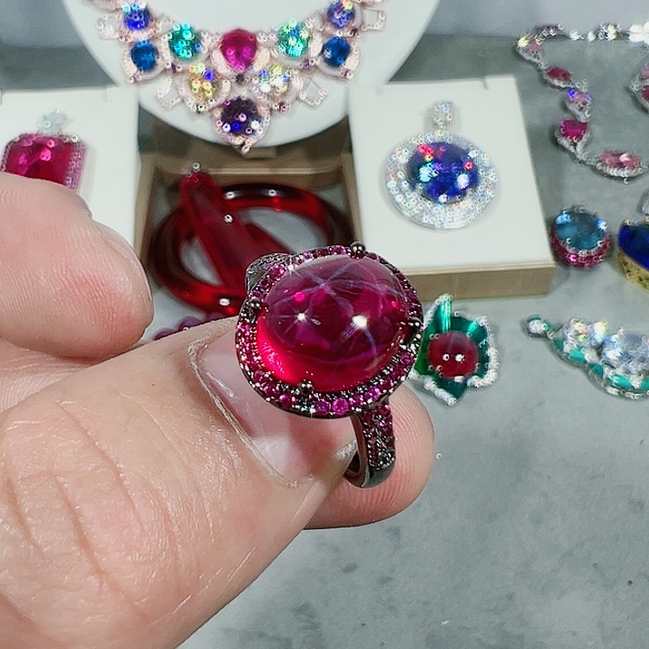 红宝石颈饰未镶嵌