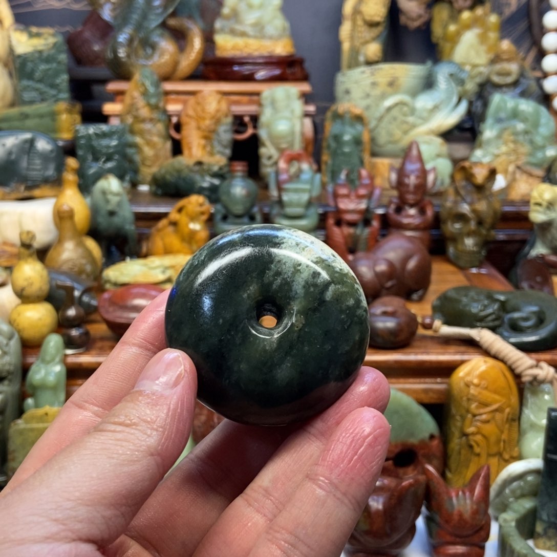 岫岩河磨玉（透闪石质玉）把件未镶嵌