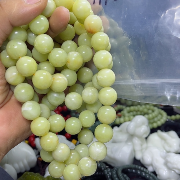 蛇纹石玉手串未镶嵌荒