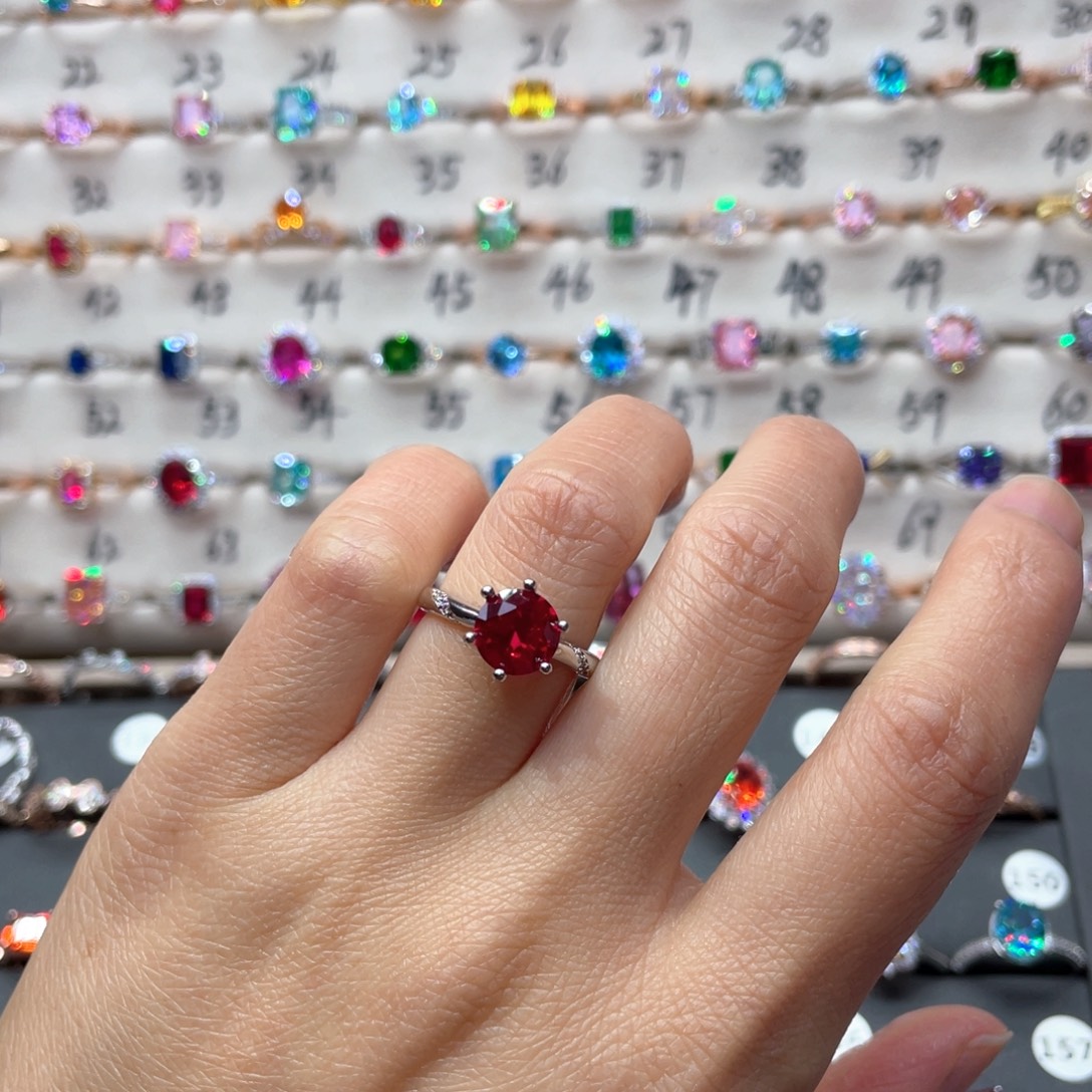 4蓝宝石（处理）12圈闭口戒指