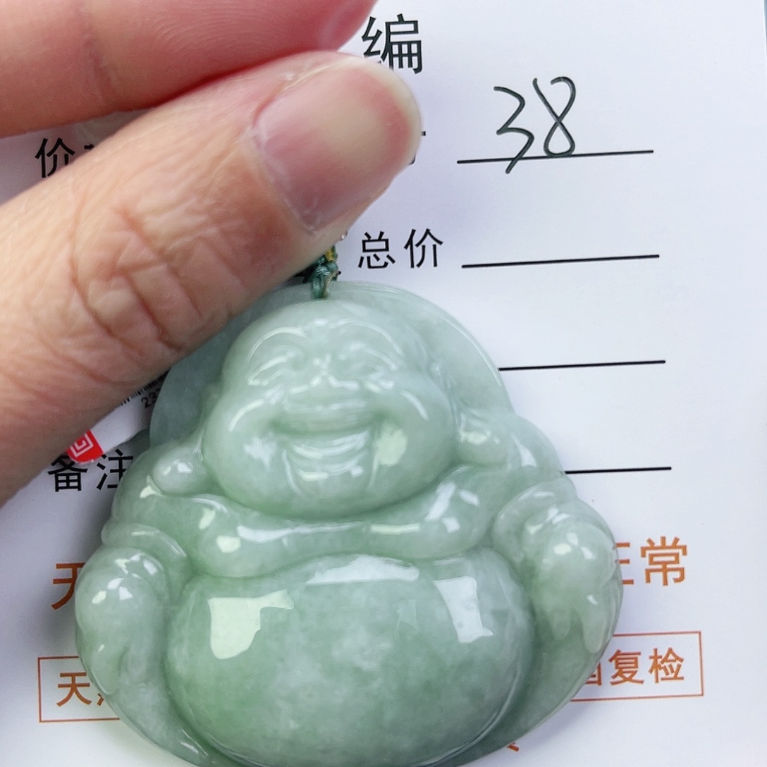 翡翠颈饰未镶嵌佛公