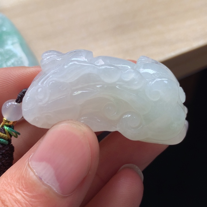 翡翠未镶嵌颈饰吊坠