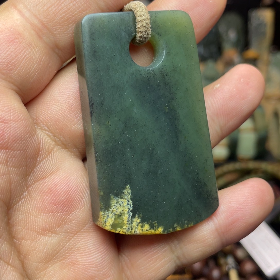 岫岩河磨玉（透闪石质玉）未镶嵌颈饰