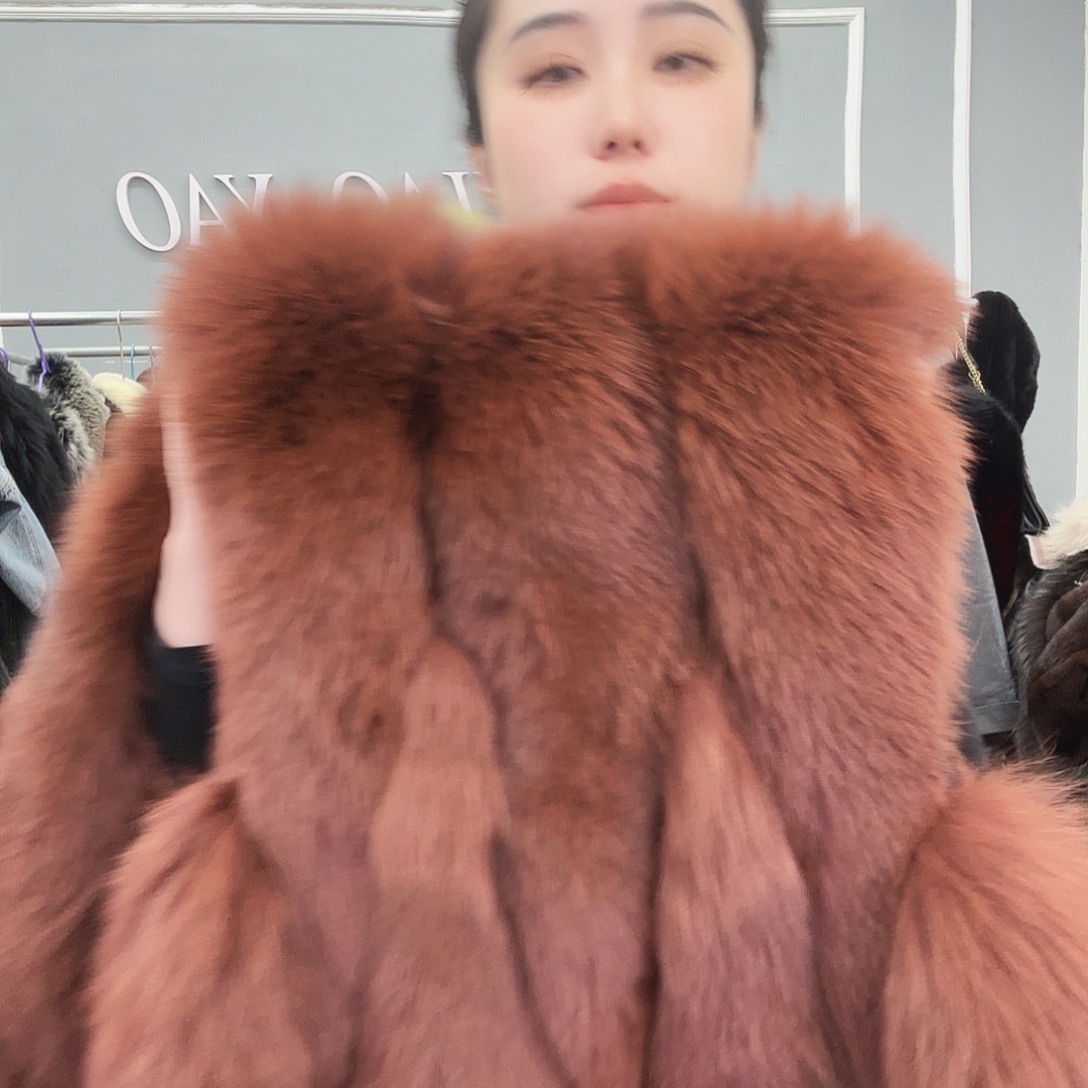 姚小妖家高端皮草