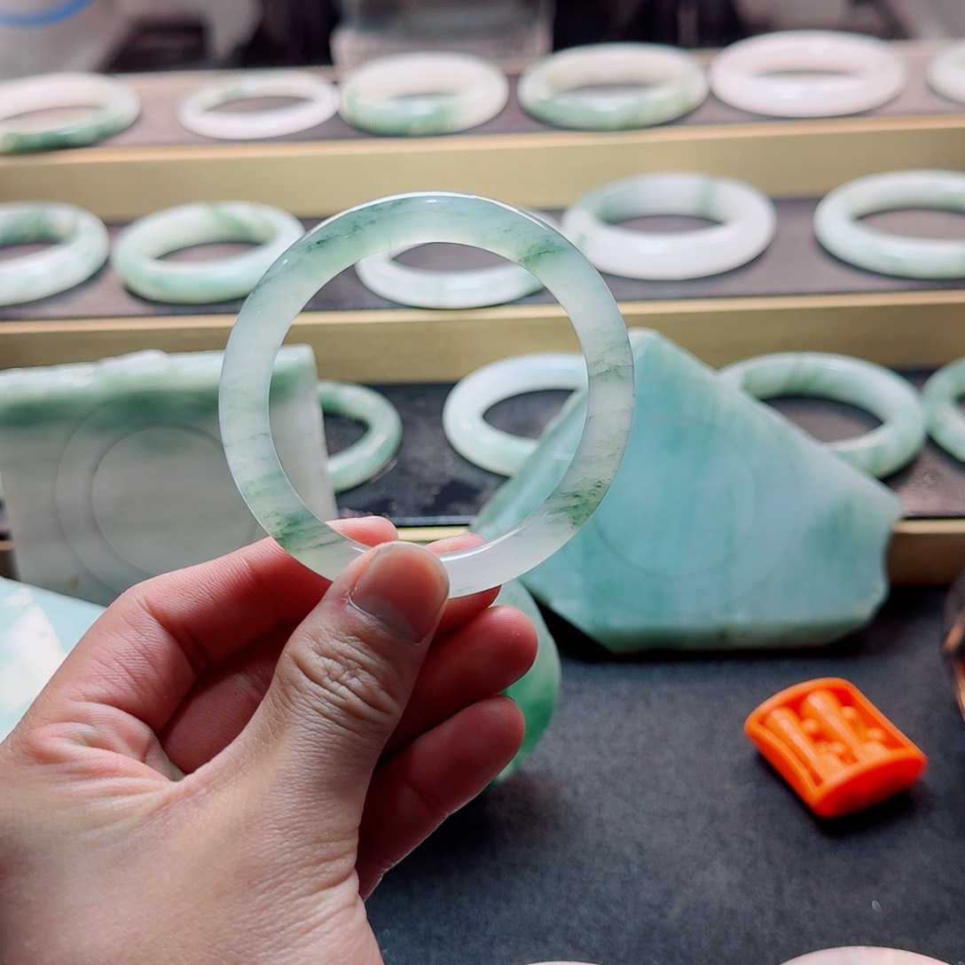 石英质玉手镯未镶嵌?*瑞