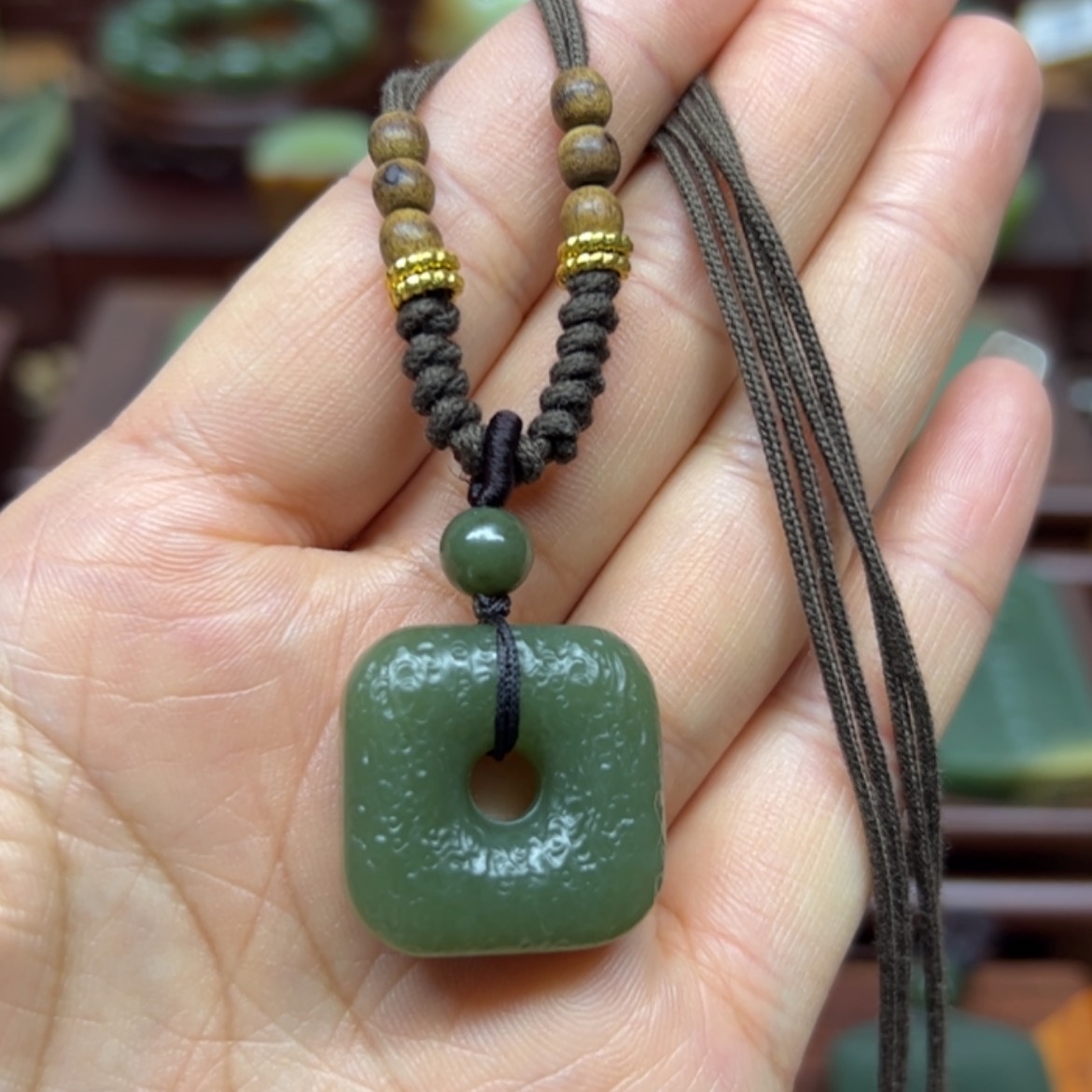 【闪购商品】颈饰未镶嵌岫岩老玉（透闪石质玉）