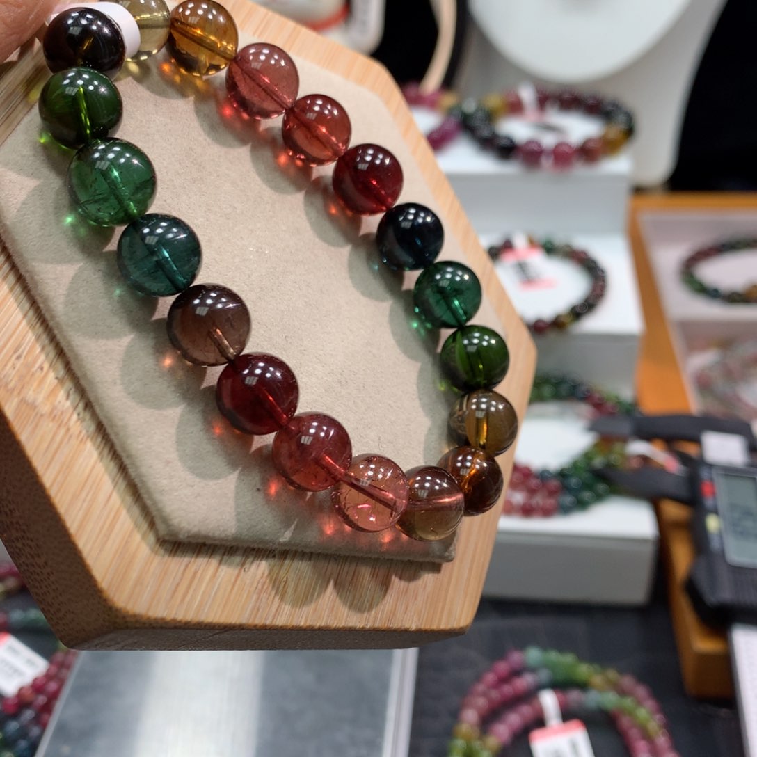 碧玺手链未镶嵌   10.6mm。