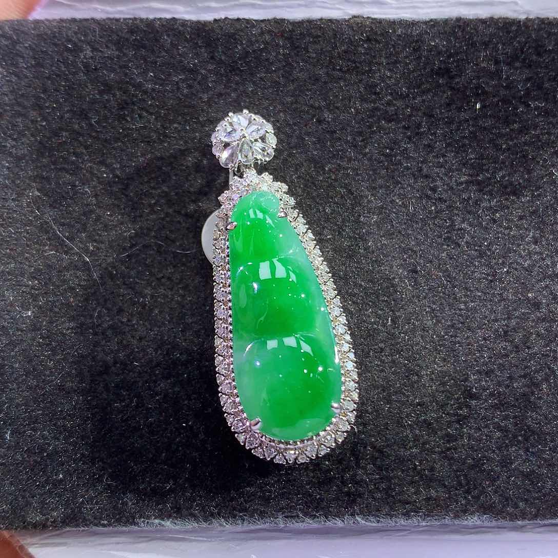 翡翠18K金镶嵌吊坠(赠链)