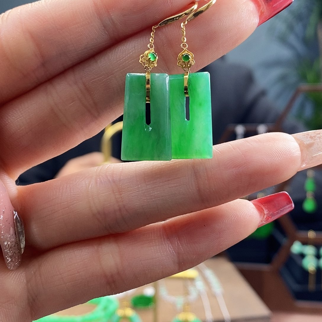 翡翠耳饰18K金镶嵌翡翠