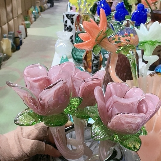 琉璃花瓶高45厘米宽9厘米